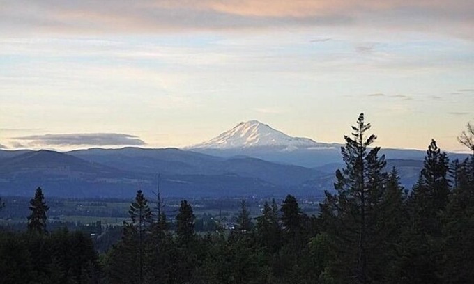 Hood River House | Your family will love staying here