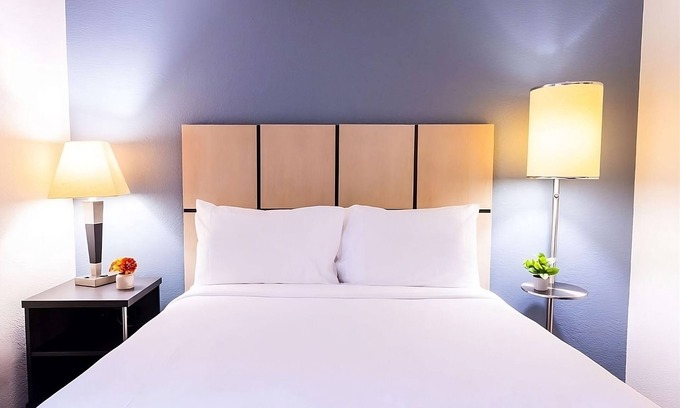 North Arlington Resort | Your Home Away From Home! TWO Modern Suites, Full Kitchens, Pets are Welcome!