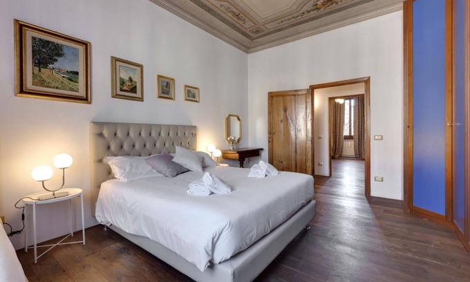 Santo Spirito Apartment | Your home in Firenze Perfect for families and large groups!