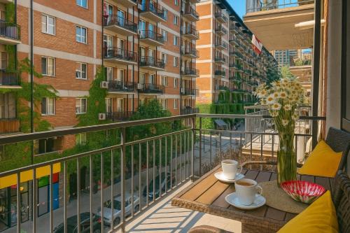 Saburtalo Apartment | Your Home Inn at Jikia's Green House-Central Tbilisi