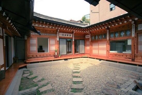 Hyehwa Villa | Yujin Hanok - Garden House