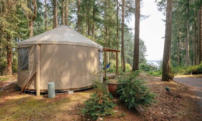 Vashon Island Cabin | Yurt in Forest with Puget Sound View - Dry Camping