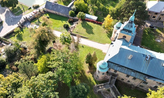 Holovousy Apartment | Zámecký areál Holovousy