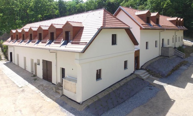 Racice-Pistovice Apartment | Zámek Castle Račice - Podzámčí Undercastle