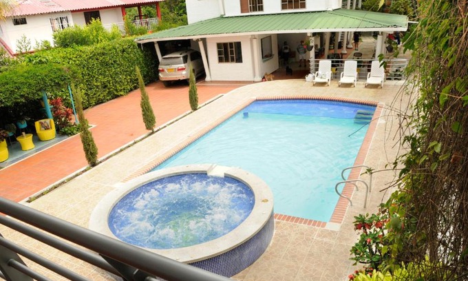 Tulua Villa | Zarabanda Campestre - Moderna Casa Campestre para alojamiento y eventos