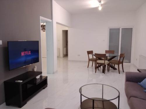 Limassol Apartment | Zelea Deluxe Apartment (BREAKBOOKING CY)