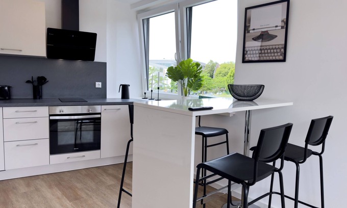 Innenstadt Apartment | Zentrales Apartment mit Kostenlosem Parkplatz. Haustierfreundlich!