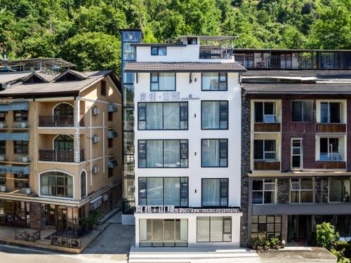 Wulingyuan House | Zhangjiajie Longing Mountain B&B