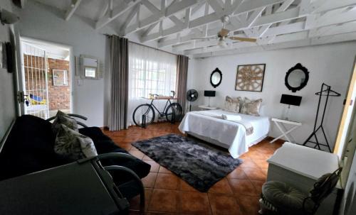 Boksburg House | Zhantique Guest House 1- Unit 4