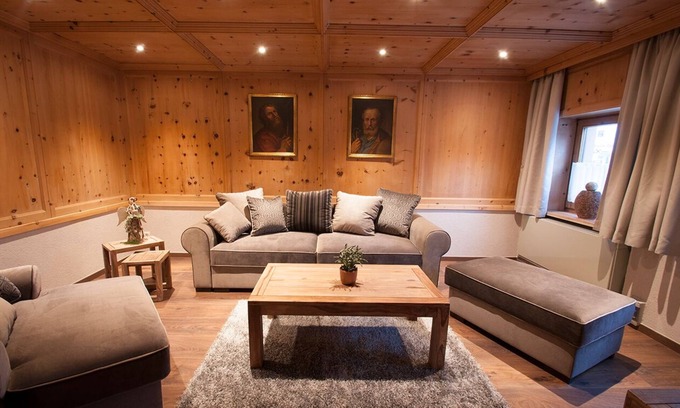 Prutz Apartment | Zirbenwohnung Haus Rose: The cozy family and pet vacation apartment.