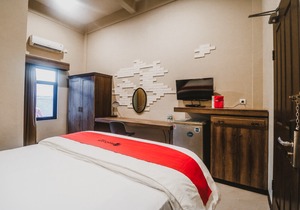 RedDoorz Plus Near Mall Slipi Jaya