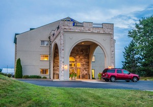 Comfort Suites at PAR 4 Resort