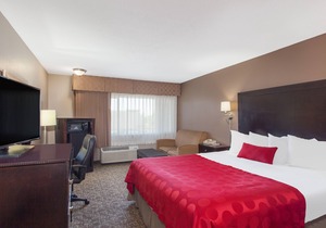 Ramada by Wyndham Fresno North