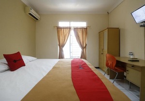 RedDoorz @ Jalan Gatot Subroto Jakarta