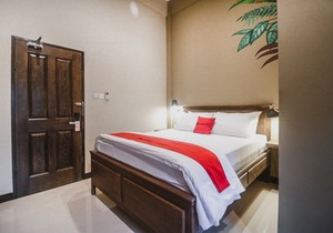 RedDoorz Plus Near Mall Slipi Jaya