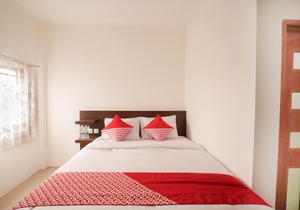 OYO 2183 Cibeureum Residence