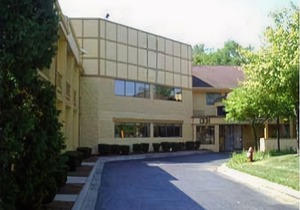 Days Inn & Suites by Wyndham Madison Heights MI
