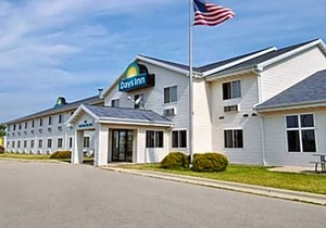 Days Inn by Wyndham Neenah