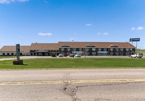 Boarders Inn & Suites by Cobblestone Hotels - Superior Duluth