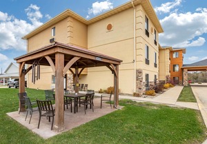 Comfort Inn & Suites Cedar Rapids North - Collins Road