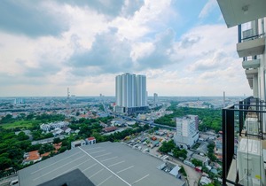 Trendy and Spacious Studio Azalea Suites Apartment