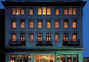 Market Pavilion Hotel