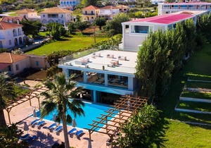Belussi Beach Hotel & Suites