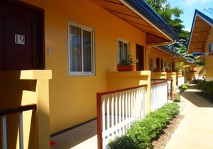 Blue Lagoon Inn & Suites