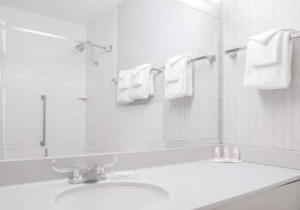 Ramada by Wyndham Angola/Fremont Area