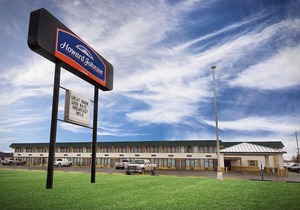 Howard Johnson by Wyndham Gillette