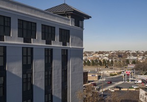 DoubleTree by Hilton Boston Logan Airport Chelsea