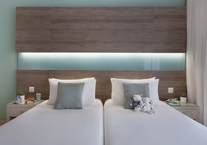 115 the Strand Hotel & Suites by Neu Collective