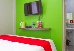 RedDoorz Near Pasar Baru Bandung