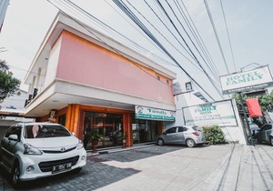 RedDoorz Plus @ Jalan Parangtritis 2