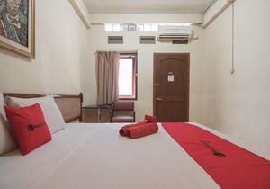 RedDoorz @ Buah Batu 3