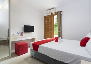 RedDoorz Plus Near Cilandak Town Square 2