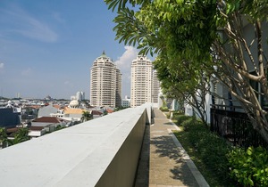 Spacious 3Br Moi Apartment Kelapa Gading