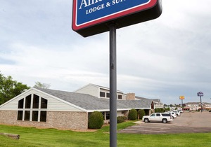 AmericInn by Wyndham Dickinson