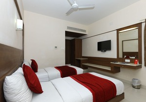 OYO 4658 Akil Residency