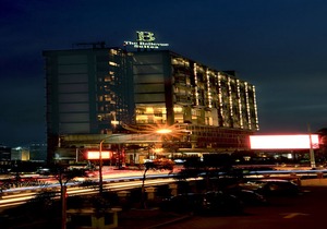 ASTON Bellevue Radio Dalam