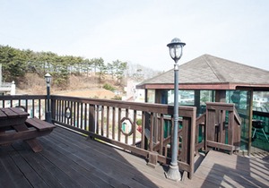 Taean (Anmyeondo) Kkotji Lighthouse Pension