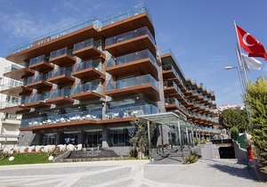 DoubleTree by Hilton Kusadasi