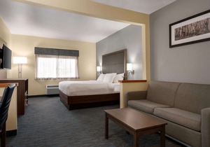 AmericInn by Wyndham Appleton Airport