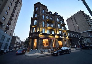 Boulevard Hotel