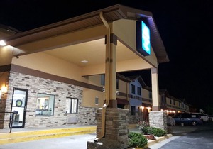 Americas Best Value Inn & Suites Harrisonville