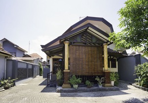 OYO 1642 Penginapan Anggrek Syariah 2