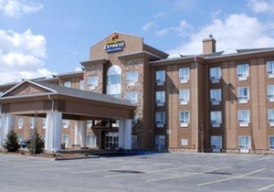 Days Inn & Suites by Wyndham Strathmore