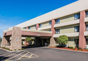 Quality Inn & Suites Warren - Detroit