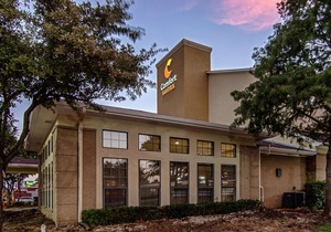 Comfort Suites NW Dallas Near Love Field