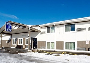 Faribault Hometown Inn & Suites